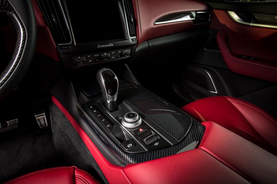 Детали интерьера Maserati Levante by Larte Design 2017 года  (фото 28 из 28)